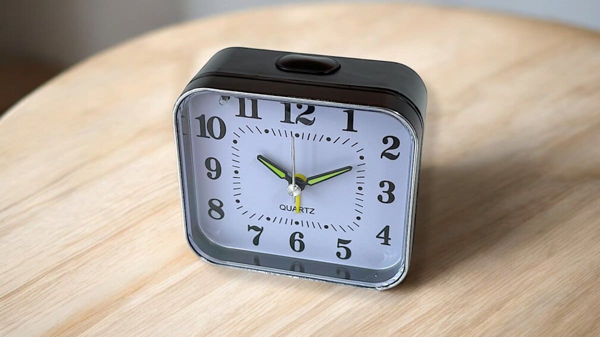 Αθόρυβο Ρολόι Ξυπνητήρι Alarm Clock 9cm*9cm Black